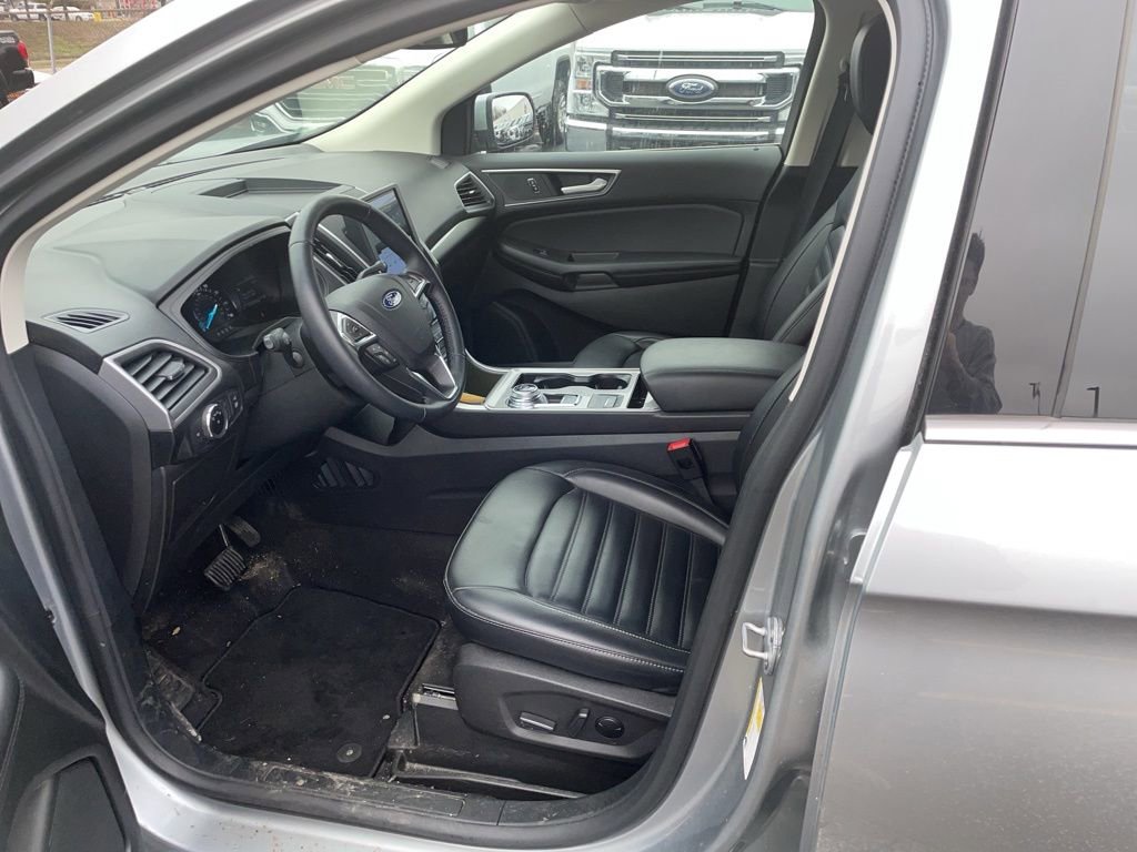 Used 2023 Ford Edge SEL w/ Convenience Package image 9
