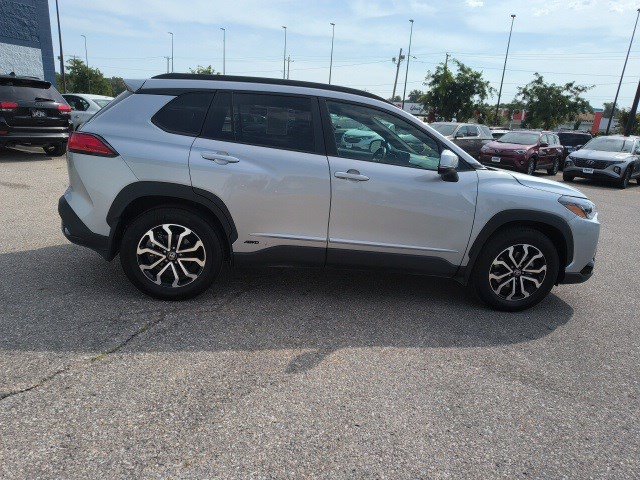 Used 2024 Toyota Corolla Cross SE image 6
