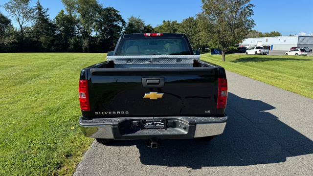 Used 2013 Chevrolet Silverado 1500 W/T w/ LS Package AWD/4WD image 7