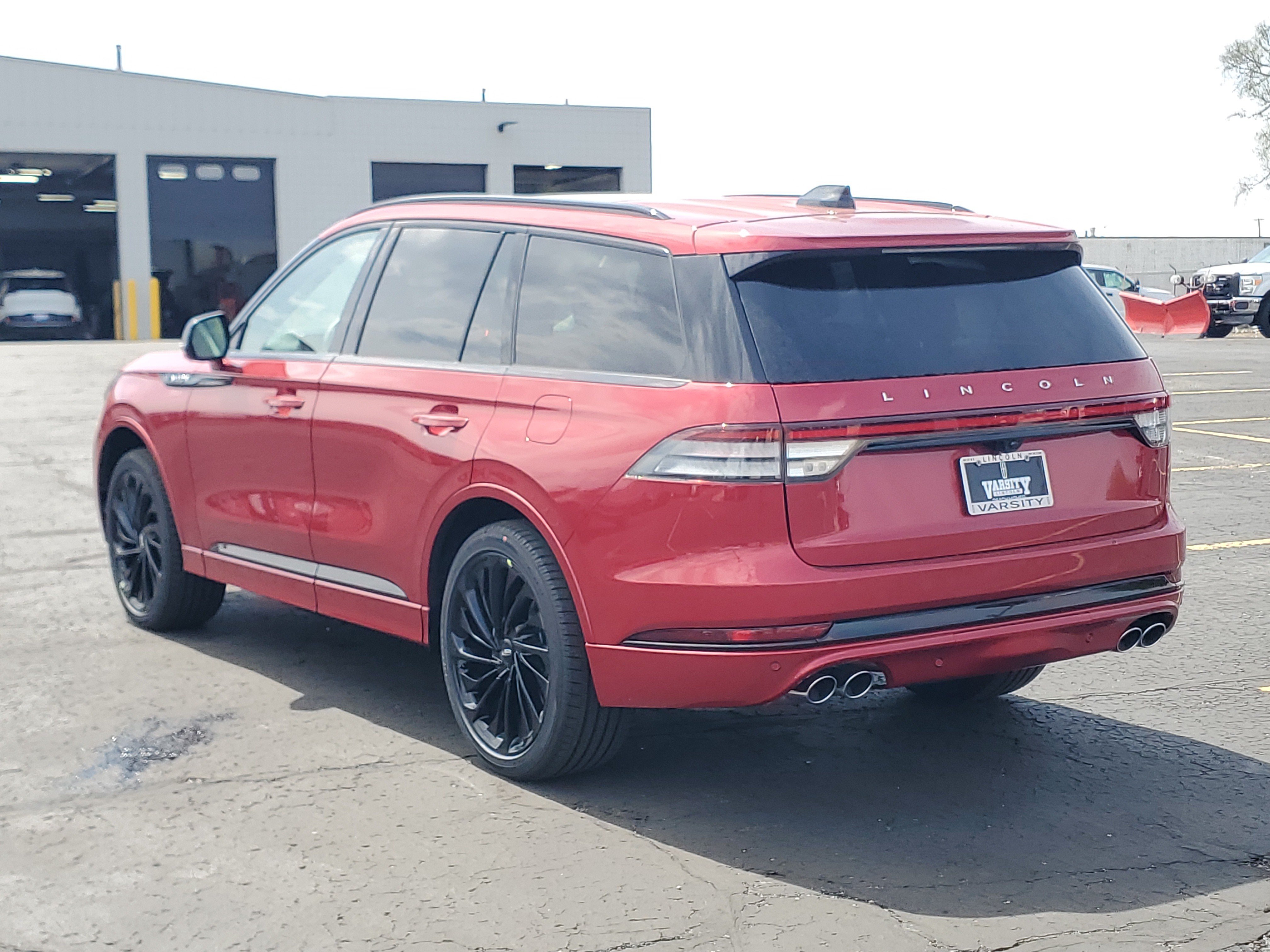 New 2026 Lincoln Aviator Reserve w/ Jet Appearance Package AWD/4WD image 3