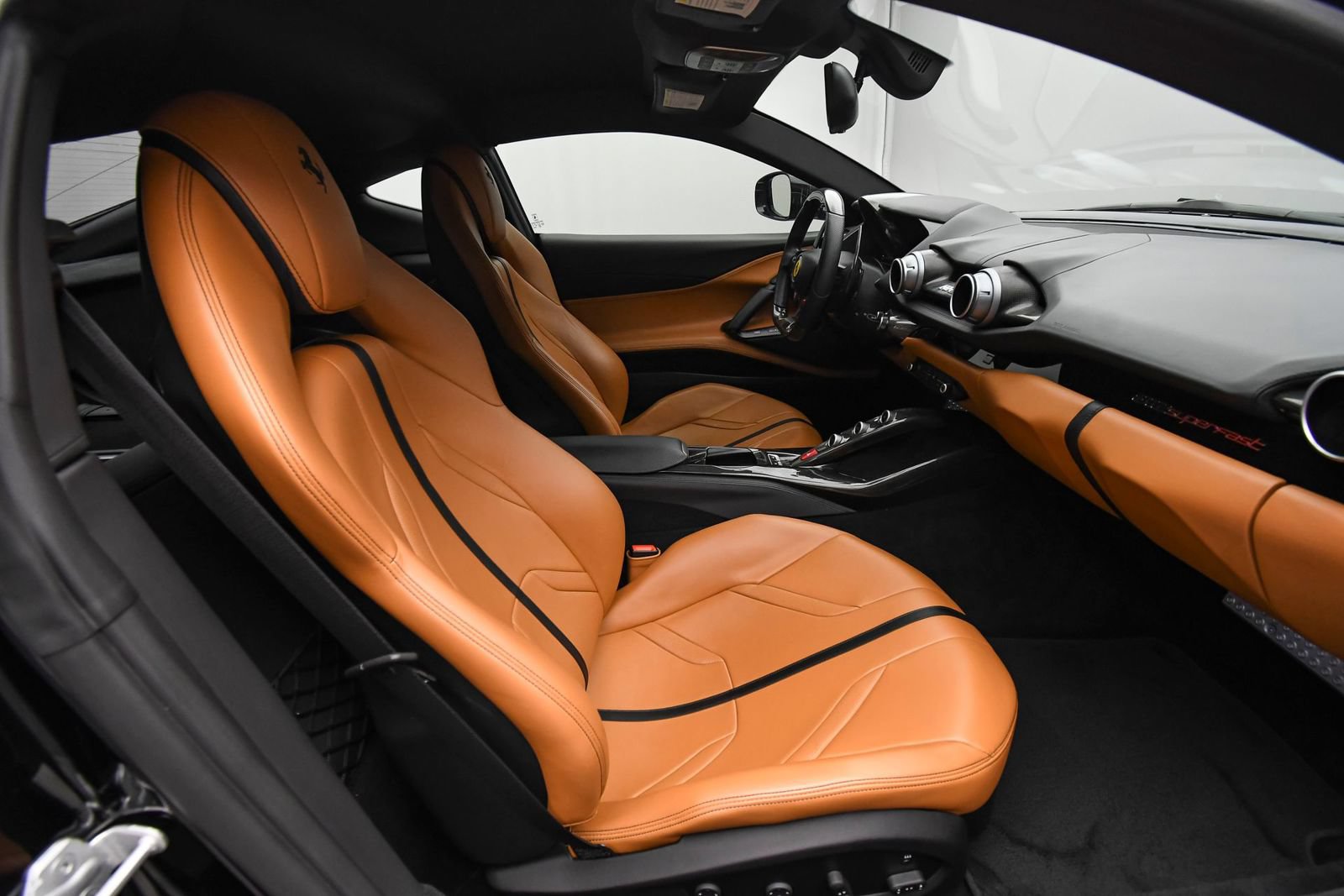 Used 2018 Ferrari 812 Superfast RWD image 15