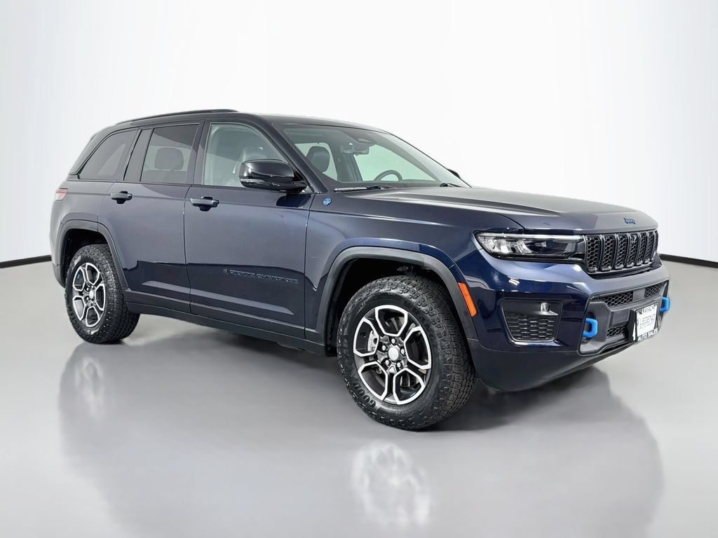 Used 2023 Jeep Grand Cherokee Trailhawk w/ Luxury Tech Group III AWD/4WD image 4