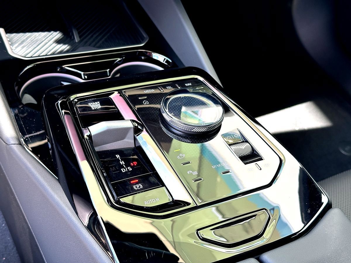 New 2026 BMW 530i RWD image 16