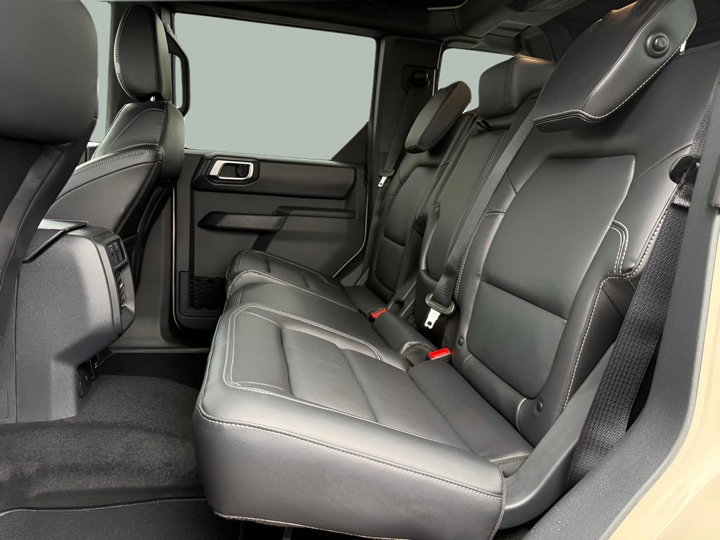 New 2025 Ford Bronco Outer Banks w/ Sasquatch Package image 21