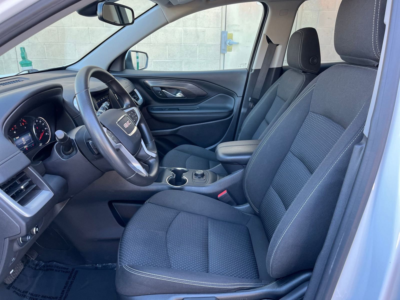 Used 2024 GMC Terrain SLE image 27