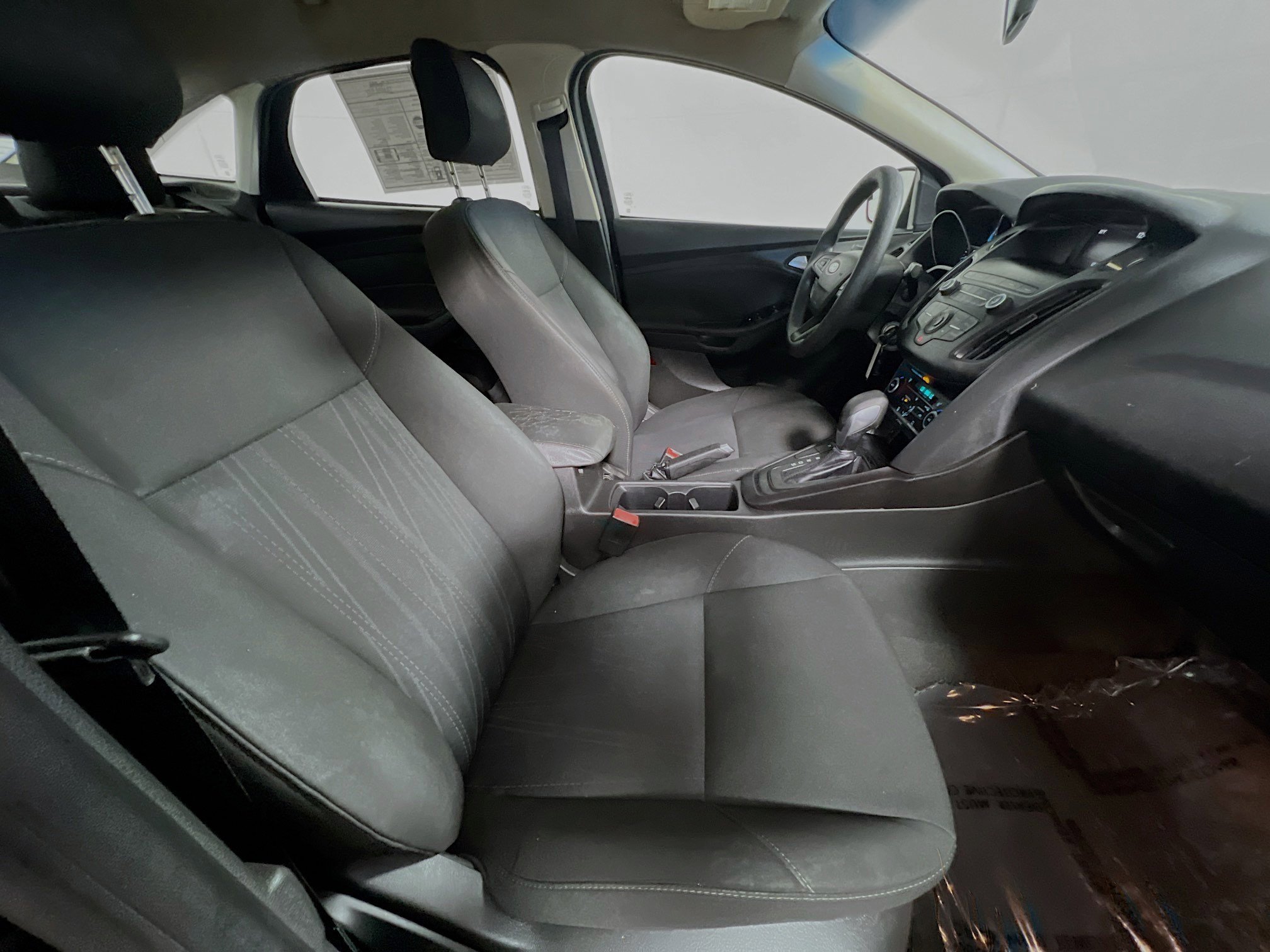 Used 2018 Ford Focus SE image 30