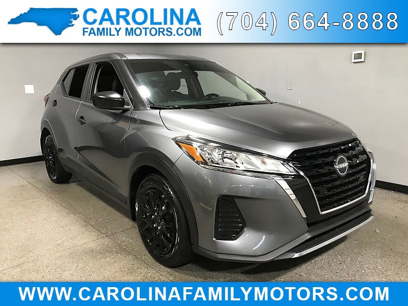 Used 2022 Nissan Kicks S FWD image 1