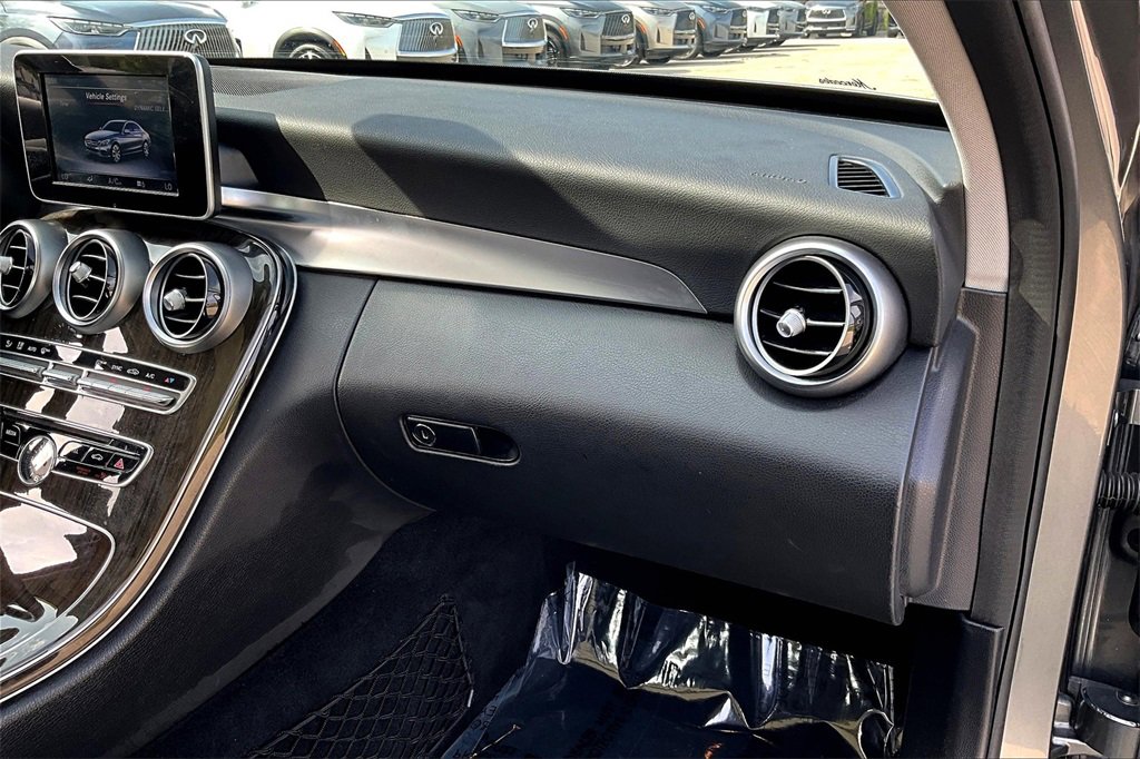 Used 2017 Mercedes-Benz C 300 4MATIC Sedan image 29