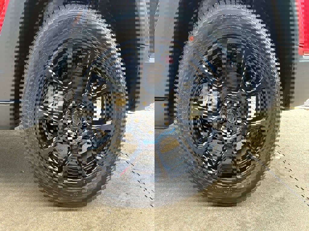 New 2025 Jeep Compass Latitude w/ Sun & Sound Group image 10