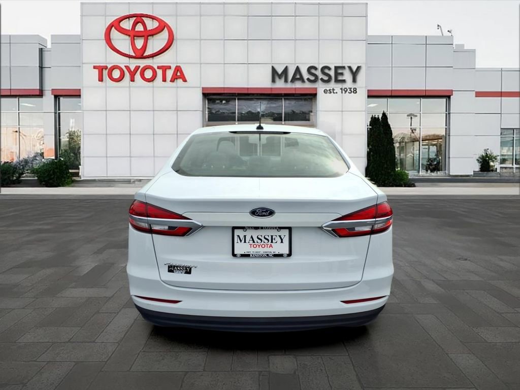 Used 2019 Ford Fusion S image 4