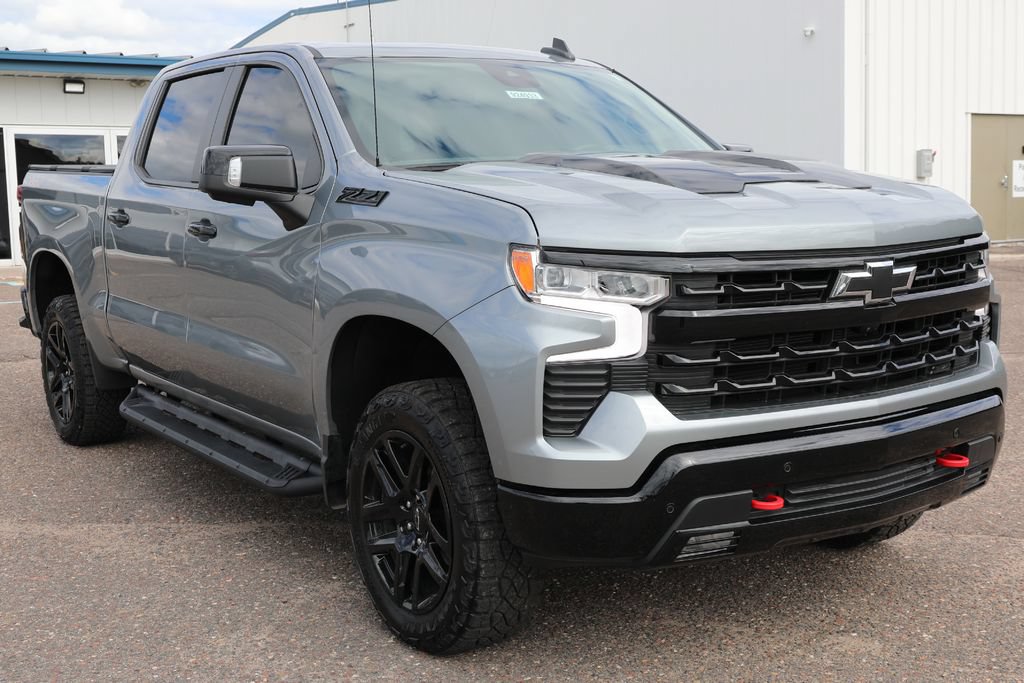 Used 2024 Chevrolet Silverado 1500 LT Trail Boss w/ LT Trail Boss Premium Package AWD/4WD image 17