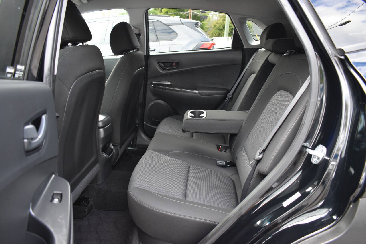 Used 2023 Hyundai Kona SEL FWD image 9