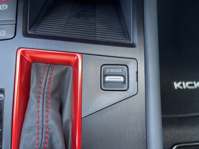 New 2025 Nissan Kicks SR image 25