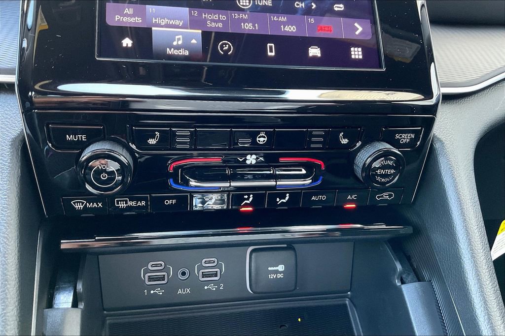 New 2025 Jeep Grand Cherokee Laredo w/ Luxury Tech Group I image 23