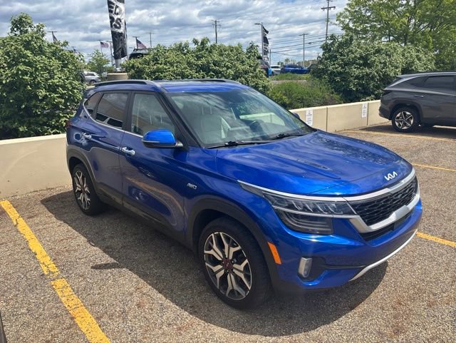 Used 2022 Kia Seltos SX w/ Sunroof Package AWD/4WD image 4