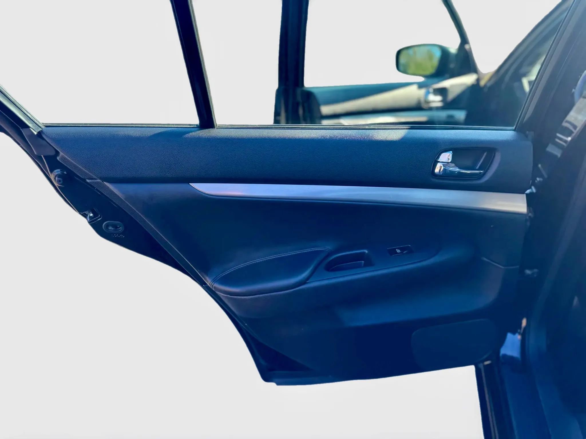 Used 2011 INFINITI G37 x Sedan w/ Premium Pkg image 12