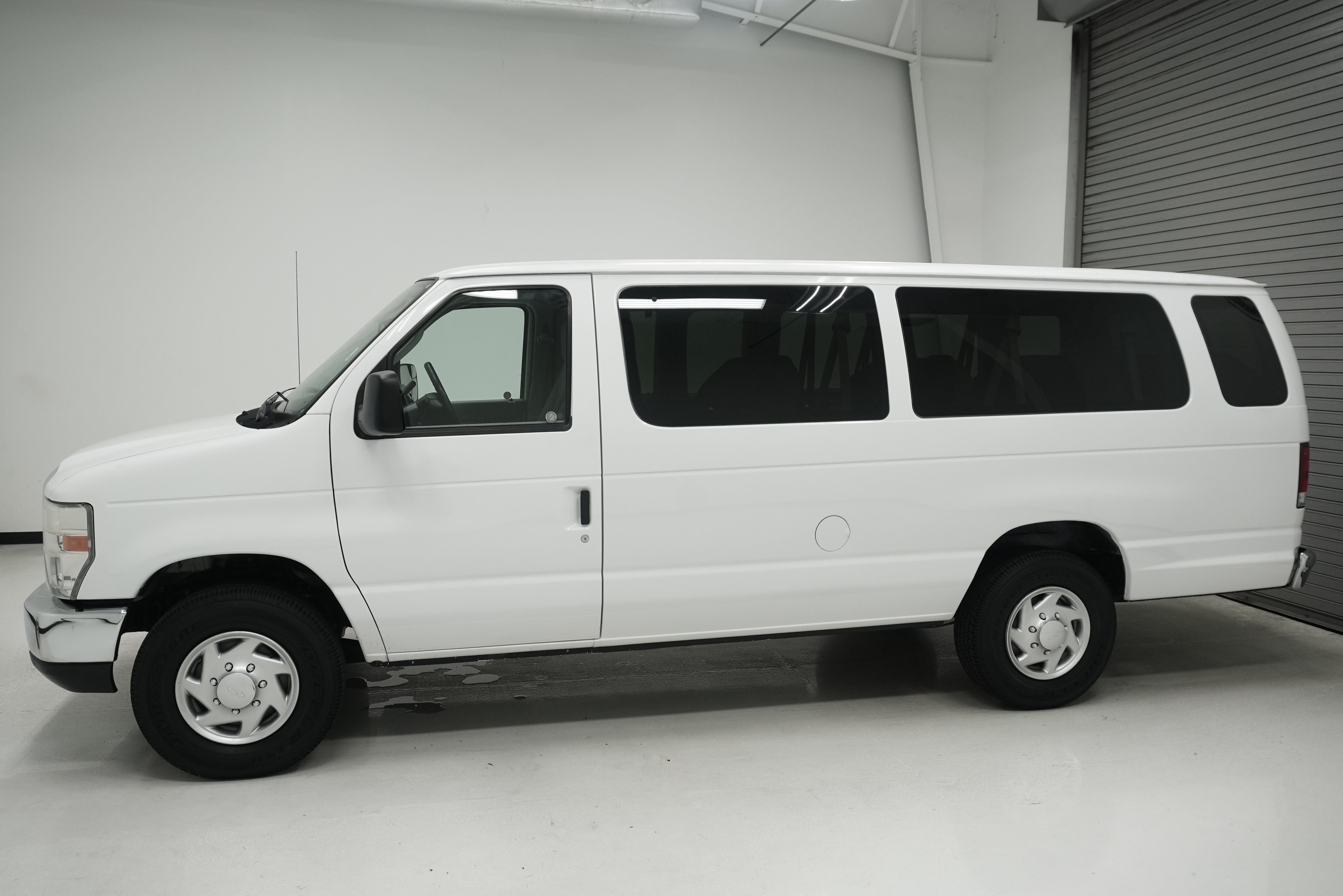 Used 2014 Ford E-350 and Econoline 350 XLT RWD image 6