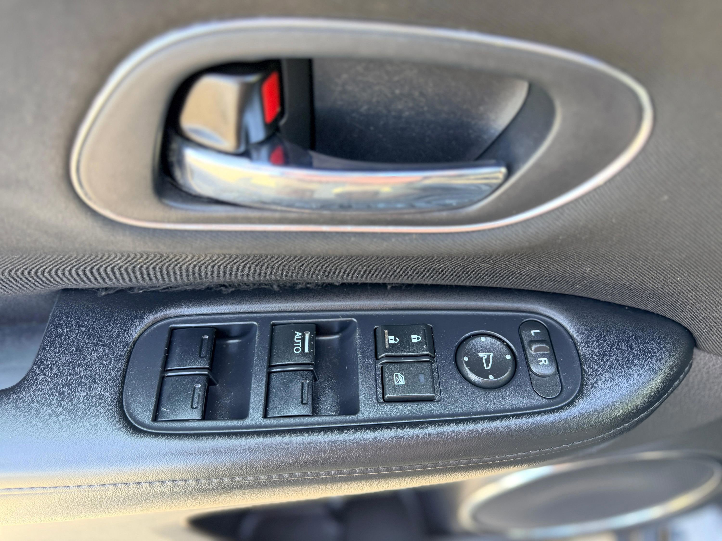 Used 2018 Honda HR-V EX image 17