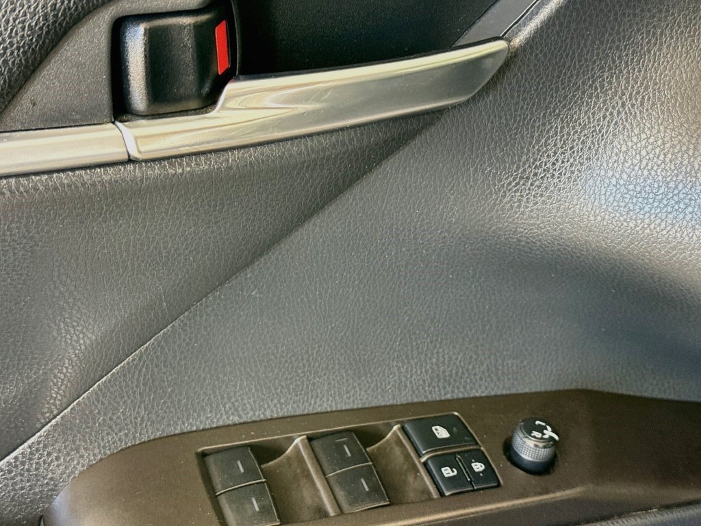 Used 2021 Toyota Camry SE FWD image 22