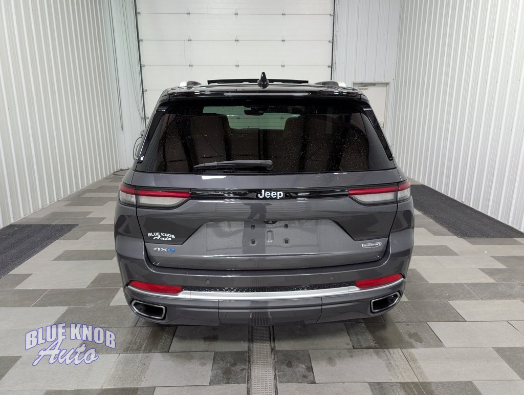 Used 2022 Jeep Grand Cherokee Summit AWD/4WD image 3
