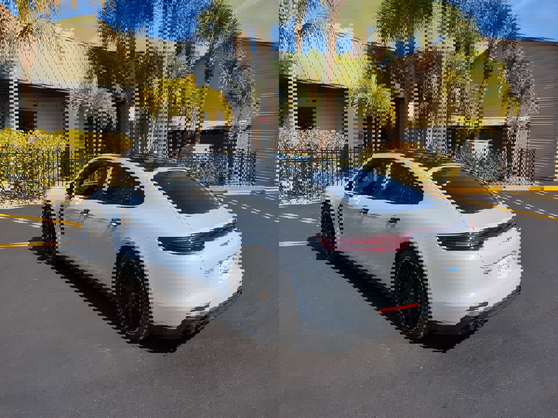 Used 2018 Porsche Panamera 4S w/ Premium Package Plus image 8