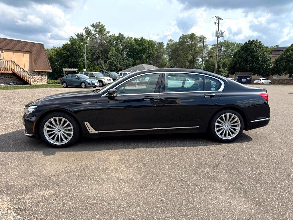 Used 2017 BMW 740i xDrive image 12