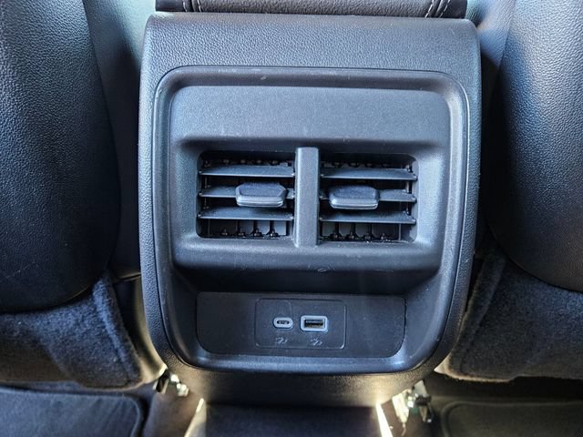 Used 2025 Cadillac XT4 Premium Luxury FWD image 11