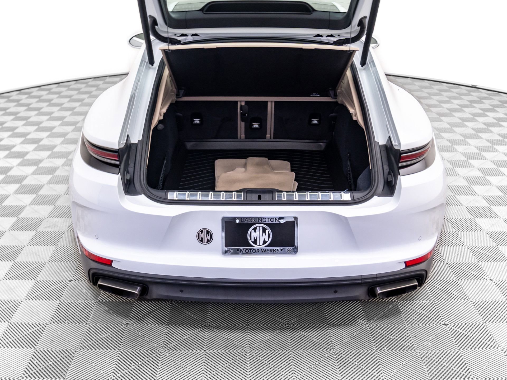 Certified 2024 Porsche Panamera 4 image 29