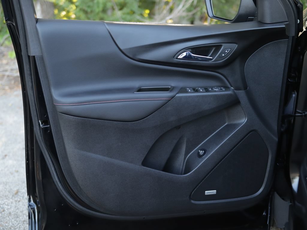 Used 2023 Chevrolet Equinox RS w/ RS Leather Package AWD/4WD image 23