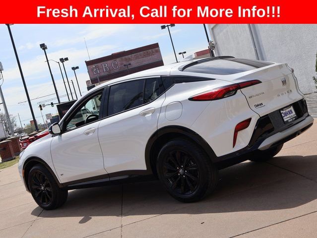 Certified 2025 Buick Envista Sport Touring image 4