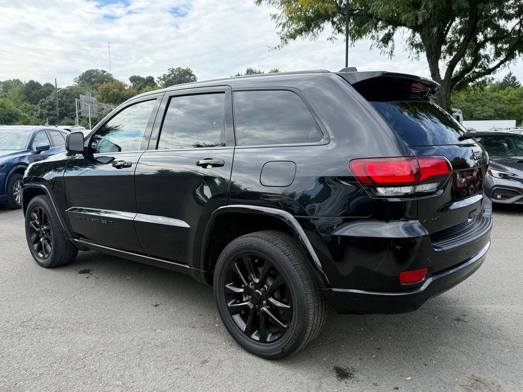 Used 2022 Jeep Grand Cherokee Laredo X AWD/4WD image 10