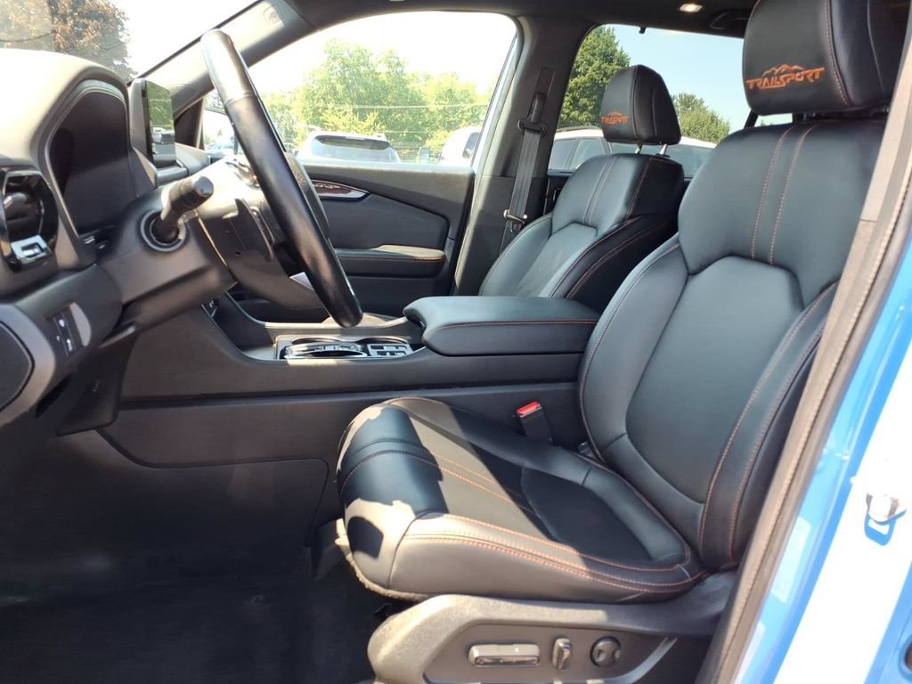 Used 2023 Honda Pilot TrailSport image 14