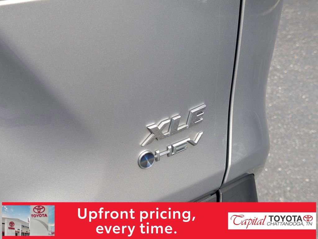 Used 2025 Toyota RAV4 XLE AWD/4WD image 8