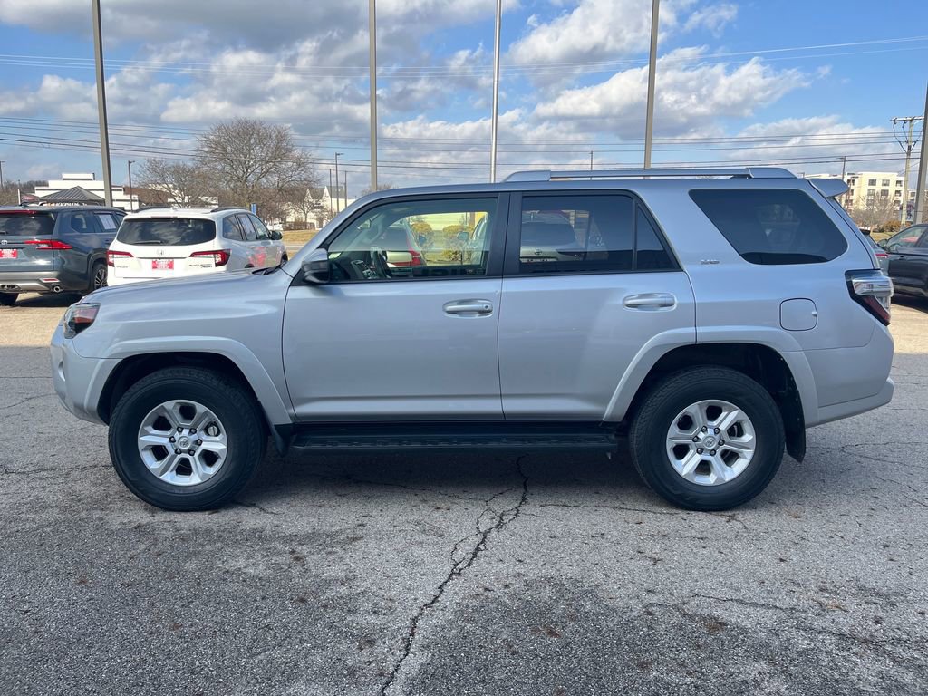 Used 2016 Toyota 4Runner SR5 image 2
