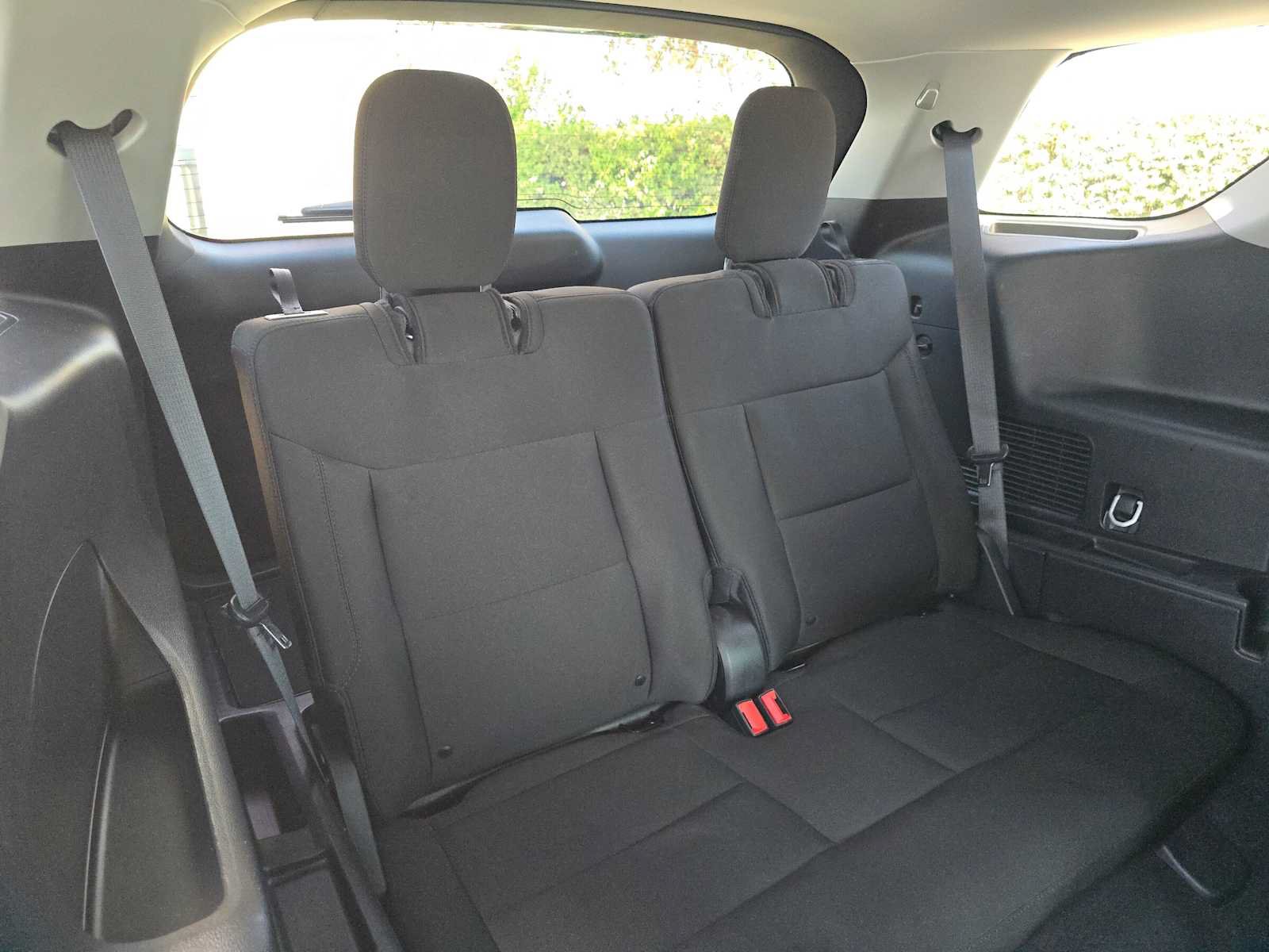 Used 2023 Ford Explorer XLT RWD image 13