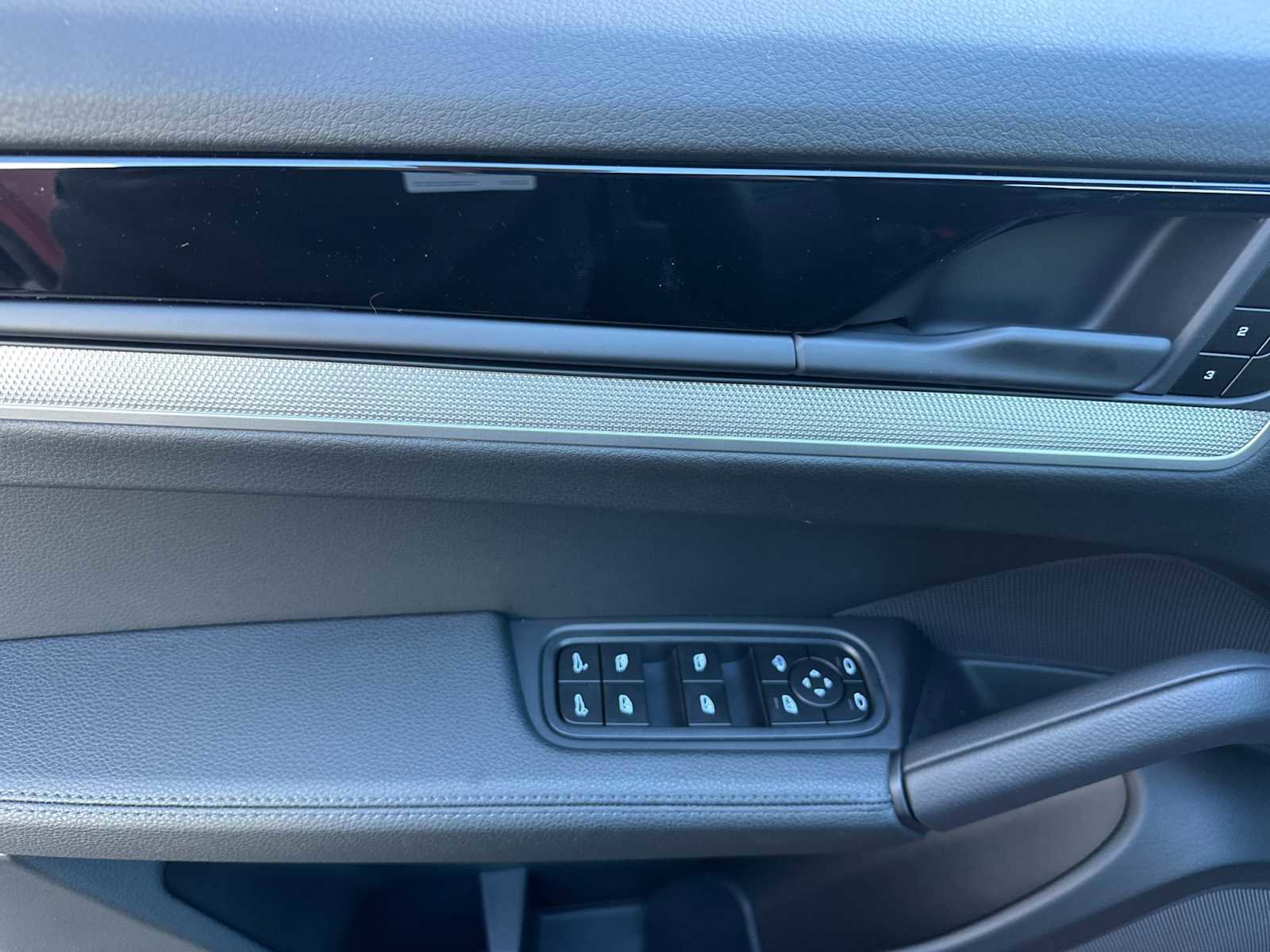 New 2026 Porsche Cayenne S image 12