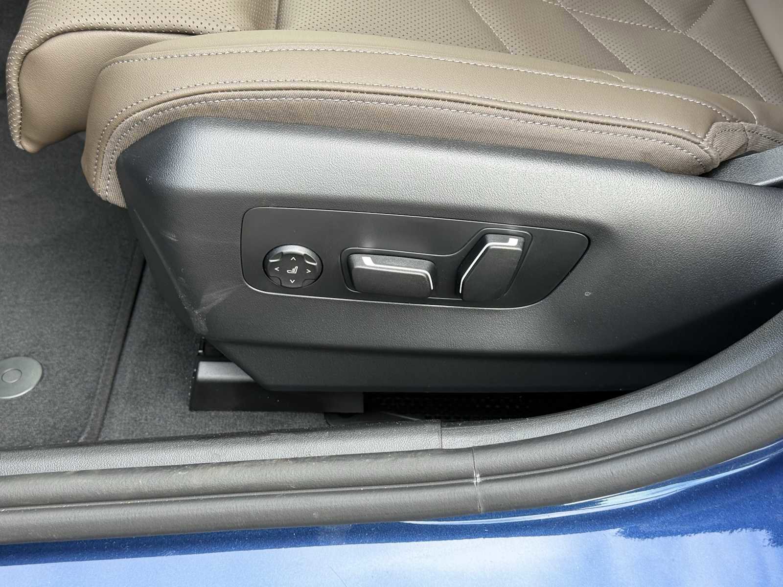 New 2026 BMW 530i xDrive w/ Executive Package image 11