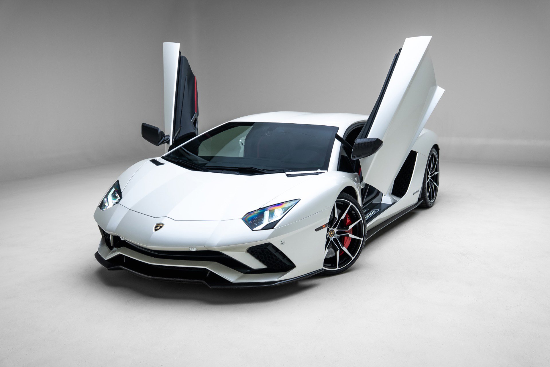 Used 2017 Lamborghini Aventador S image 17