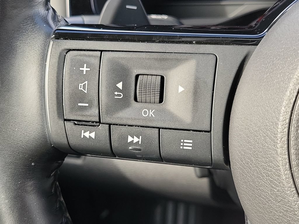 Certified 2023 Nissan Pathfinder Platinum w/ Lighting Package (N93) FWD image 33