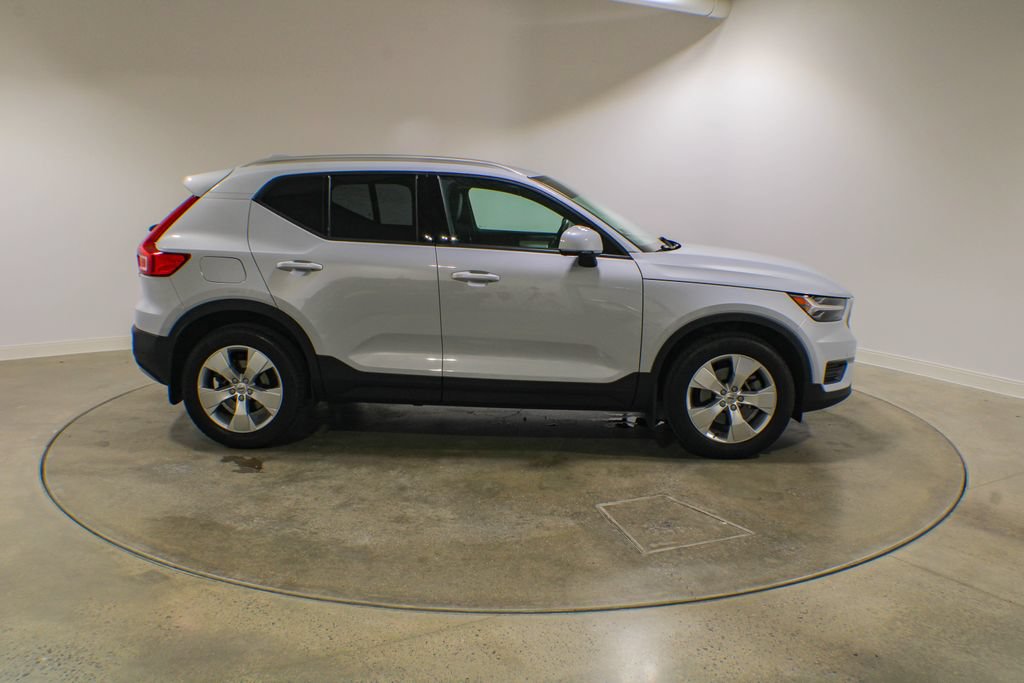 Used 2020 Volvo XC40 T5 Momentum AWD/4WD image 6