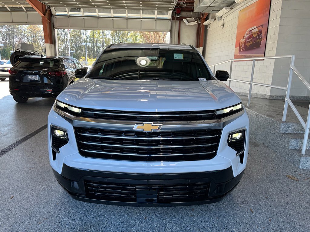 New 2026 Chevrolet Traverse High Country w/ LPO, Floor Liner Package FWD image 2