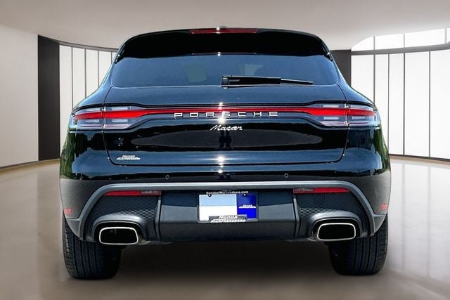 Used 2025 Porsche Macan AWD/4WD image 5