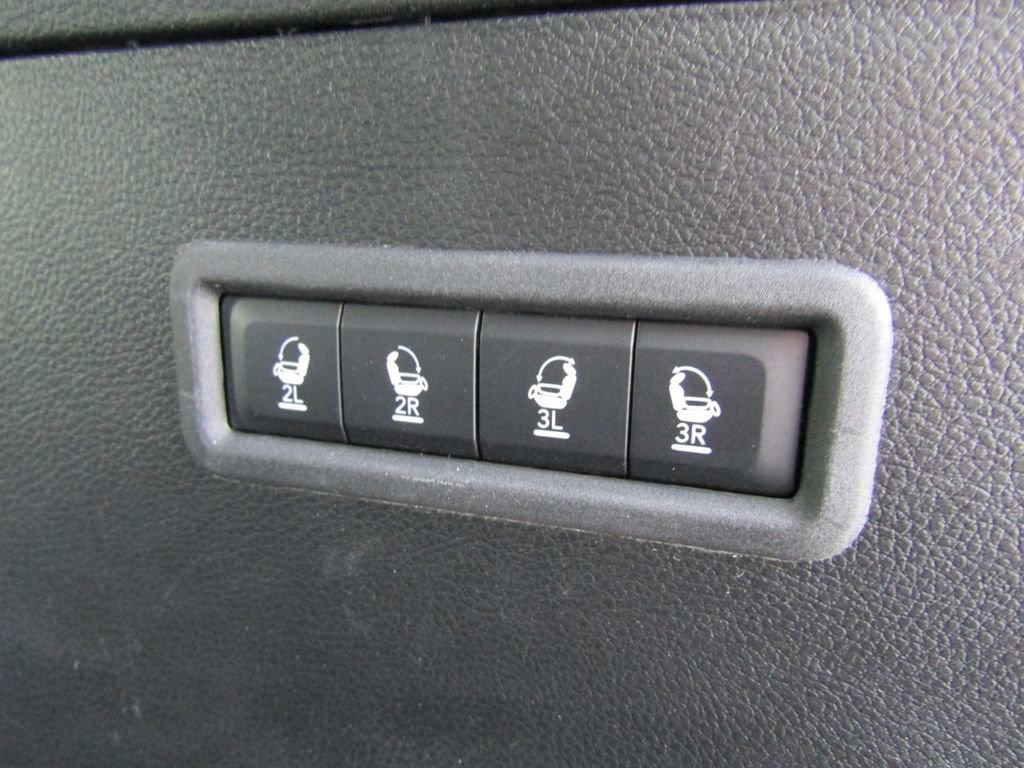 Used 2022 Jeep Wagoneer Series III w/ Flexible Seating Group image 36