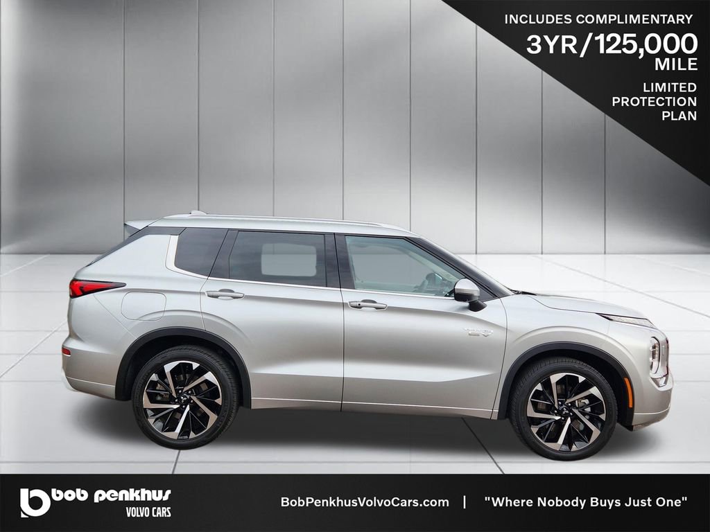 Used 2023 Mitsubishi Outlander 4WD Plug-In Hybrid image 24
