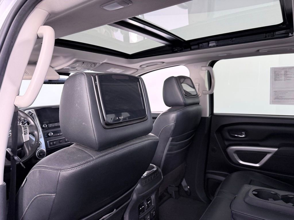 Used 2020 Nissan Titan SL w/ Moonroof Package image 25