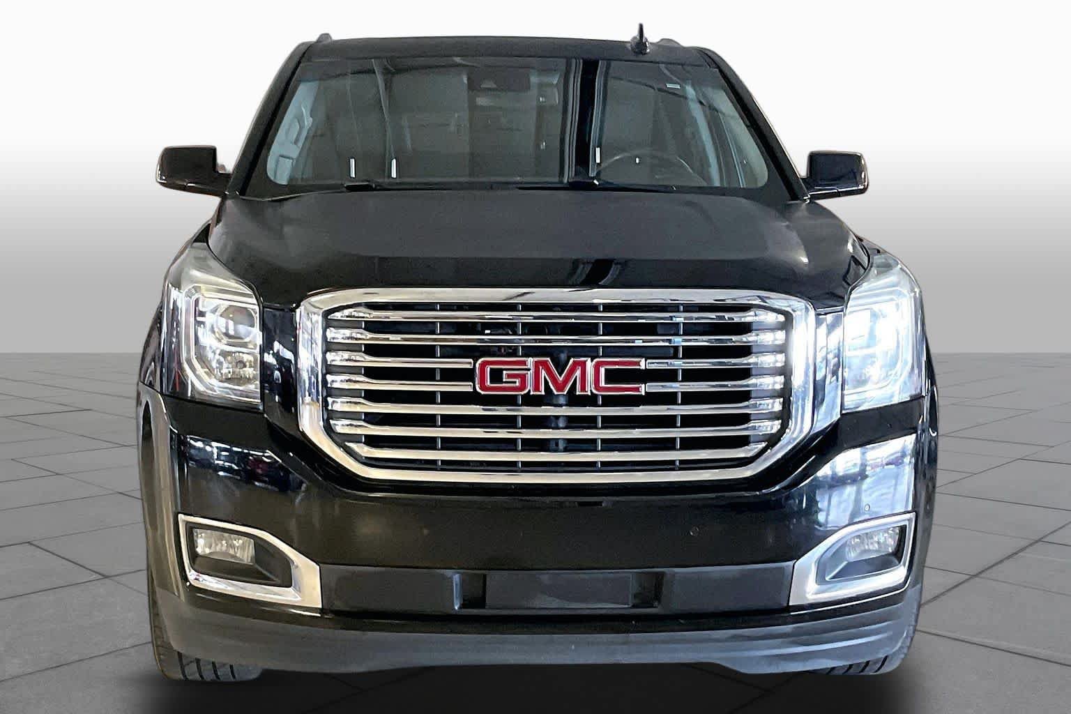 Used 2018 GMC Yukon SLT w/ Premium Edition AWD/4WD image 3