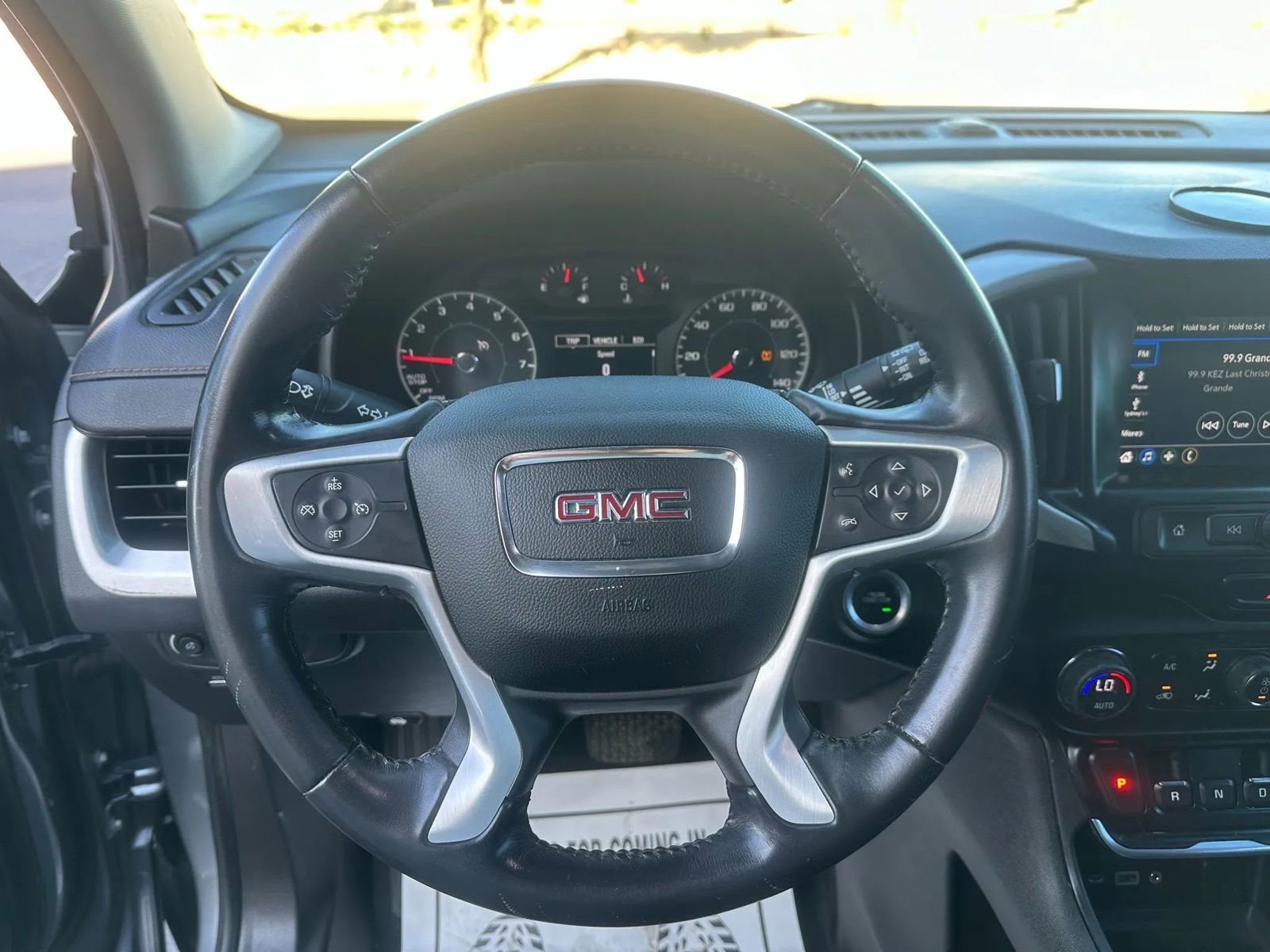 Used 2018 GMC Terrain SLE w/ Driver Convenience Package image 13