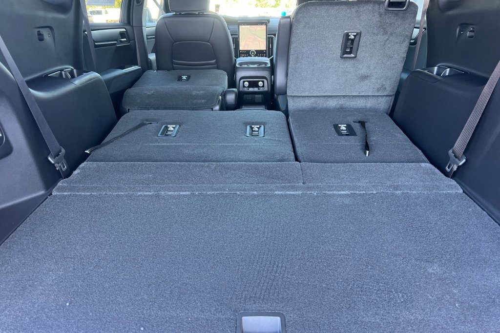 New 2026 GMC Acadia AT4 w/ Luxury Package image 13