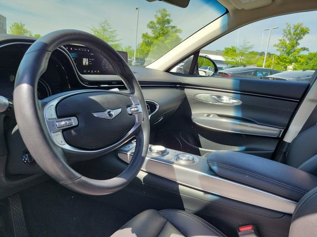 Used 2024 Genesis GV70 2.5T w/ Select Package AWD/4WD image 12