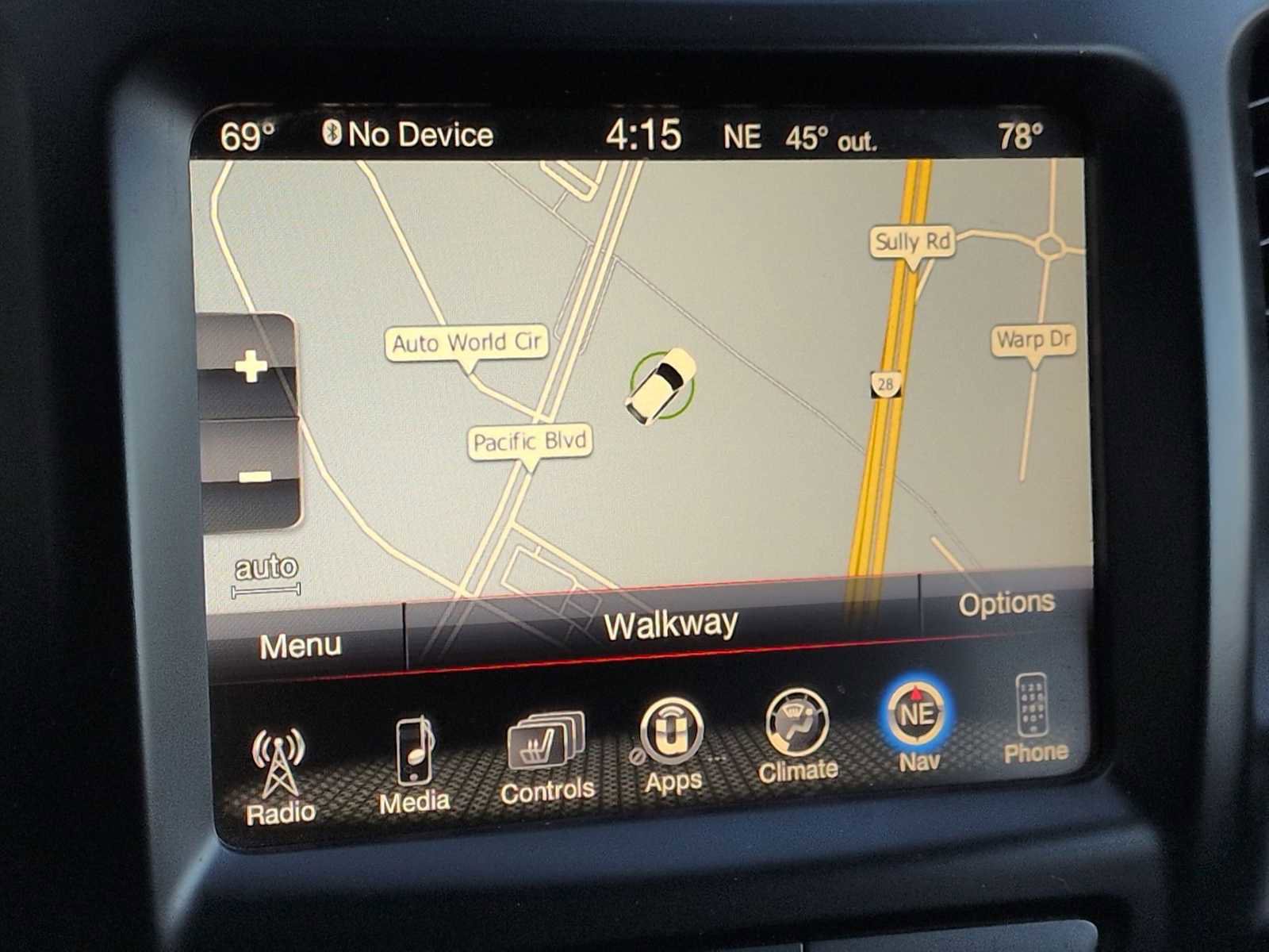 Used 2016 Jeep Cherokee Limited image 31